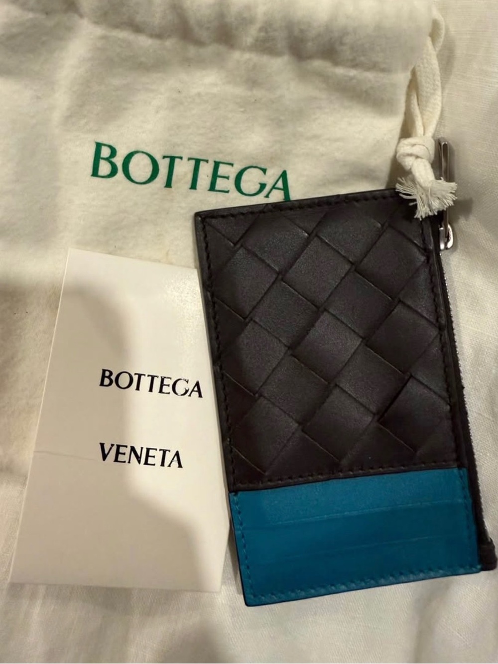Brand new Bottega Veneta Intrecciato Zipped Card Case- chocolate and blue